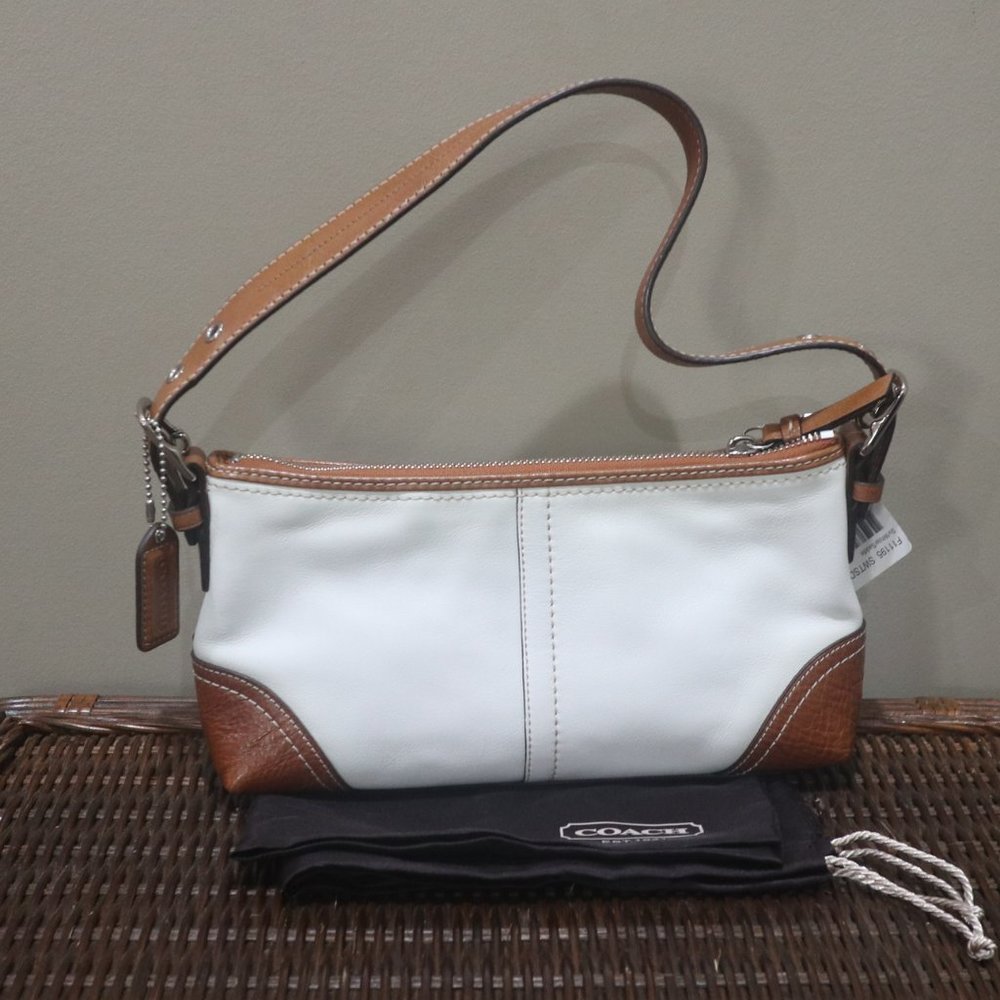 Coach Hampton Demi Hobo Leather Bag Leather F11195